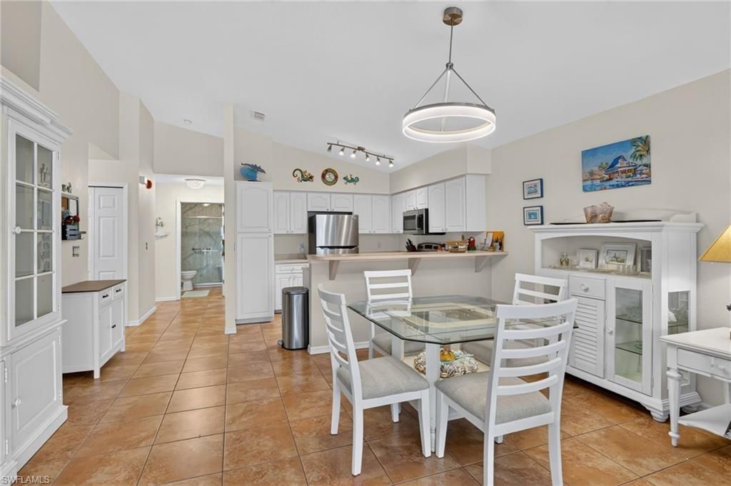 4041 SE 11th Pl , Unit 207, Cape Coral, FL 33904 Photo
