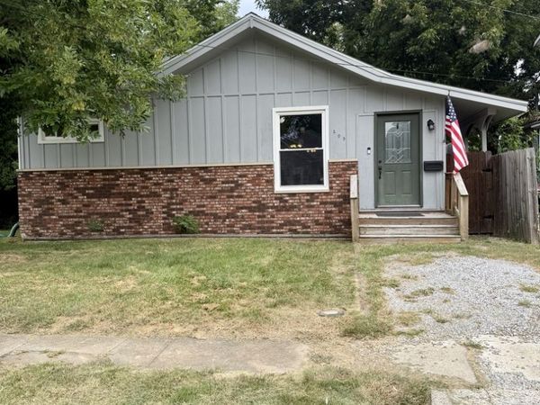 205 W 6th Street , Benton, IL 62812