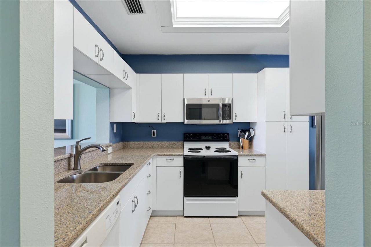 9610 Club South Circle, Unit 4107, Sarasota, FL 34238 Photo