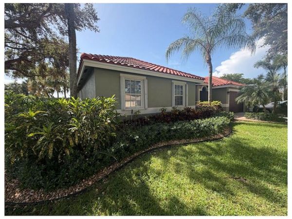 6305 NW 43rd Terrace, Coconut Creek, FL 33073