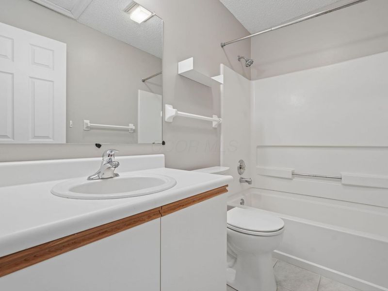 1863 Ridgebury Drive, Unit 45D, Hilliard, OH 43026 Photo 17