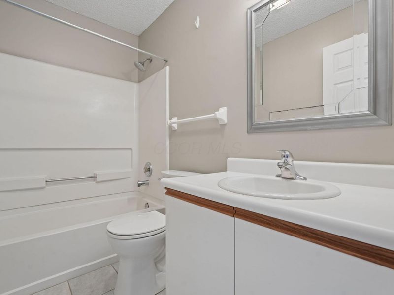 1863 Ridgebury Drive, Unit 45D, Hilliard, OH 43026 Photo 21