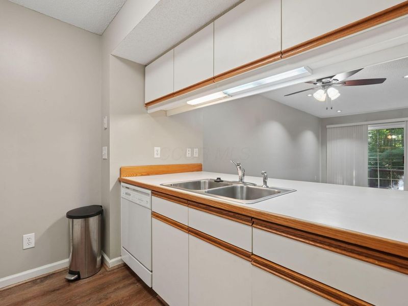 1863 Ridgebury Drive, Unit 45D, Hilliard, OH 43026 Photo 5