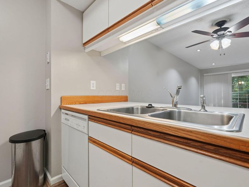 1863 Ridgebury Drive, Unit 45D, Hilliard, OH 43026 Photo 6
