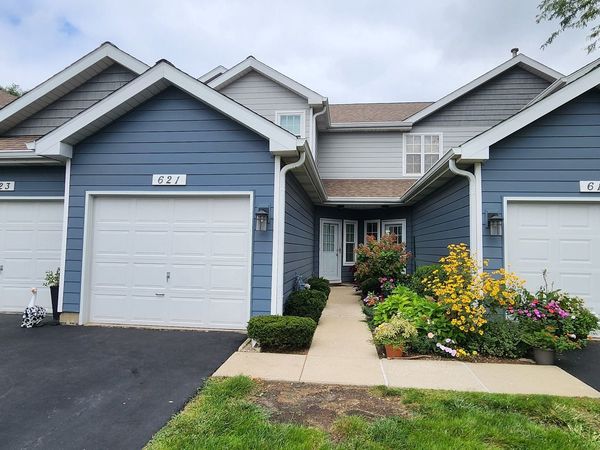 621 Woodhaven Drive , Mundelein, IL 60060