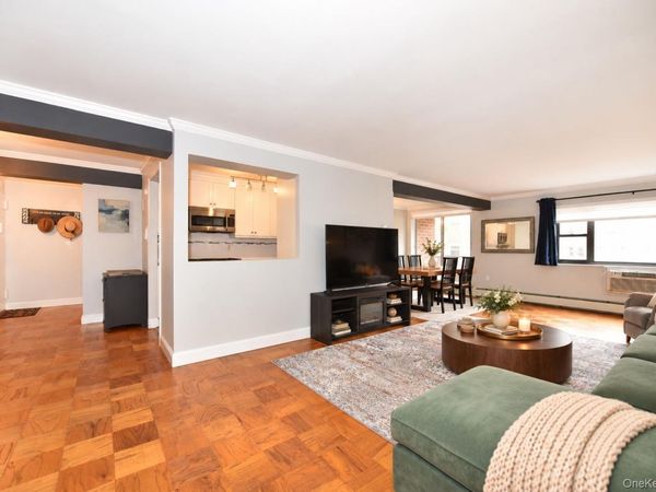 100 Clinton Avenue, Unit 1F, Mineola, NY 11501