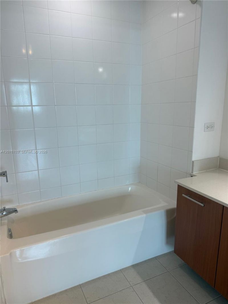 3301 NE 1st , Unit H2702, Miami, FL 33137 Photo