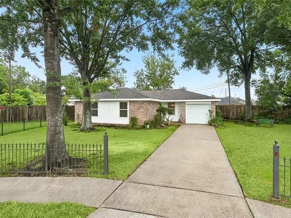 1817 HELVETIA Court, LaPlace, LA 70068