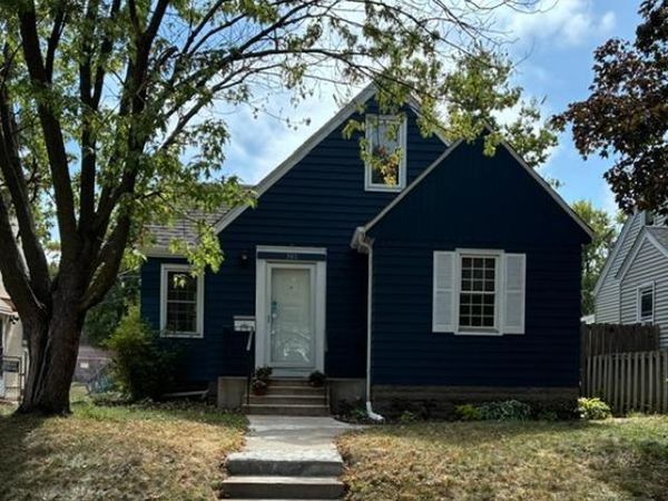 380 Magnolia Avenue E, Saint Paul, MN 55130