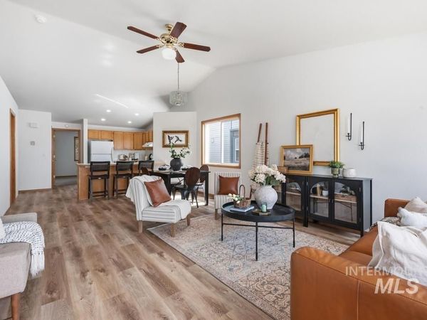 804 E Main St, Unit 3, Emmett, ID 83617