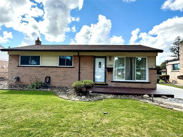 11796 Stamford Avenue , Warren, Mi 48089