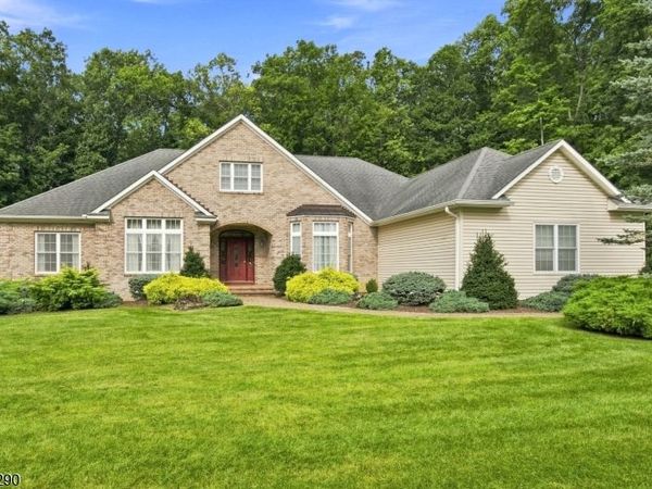 20 Eagles Nest Rd, Green, NJ 07860