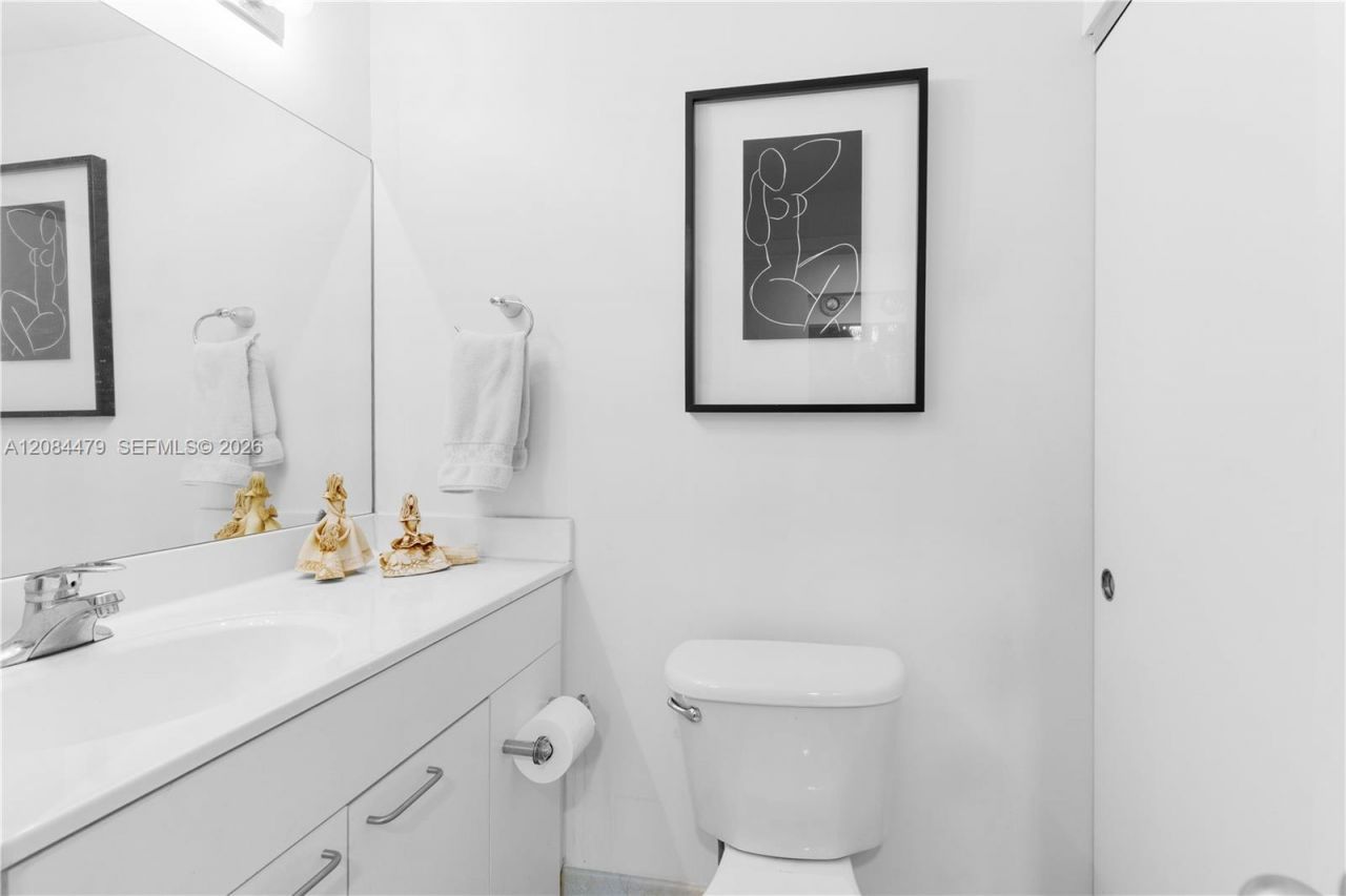 21055 Yacht Club Dr , Unit 207, Aventura, FL 33180 Photo