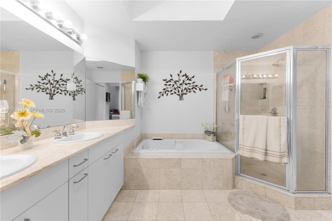 21055 Yacht Club Dr , Unit 207, Aventura, FL 33180 Photo