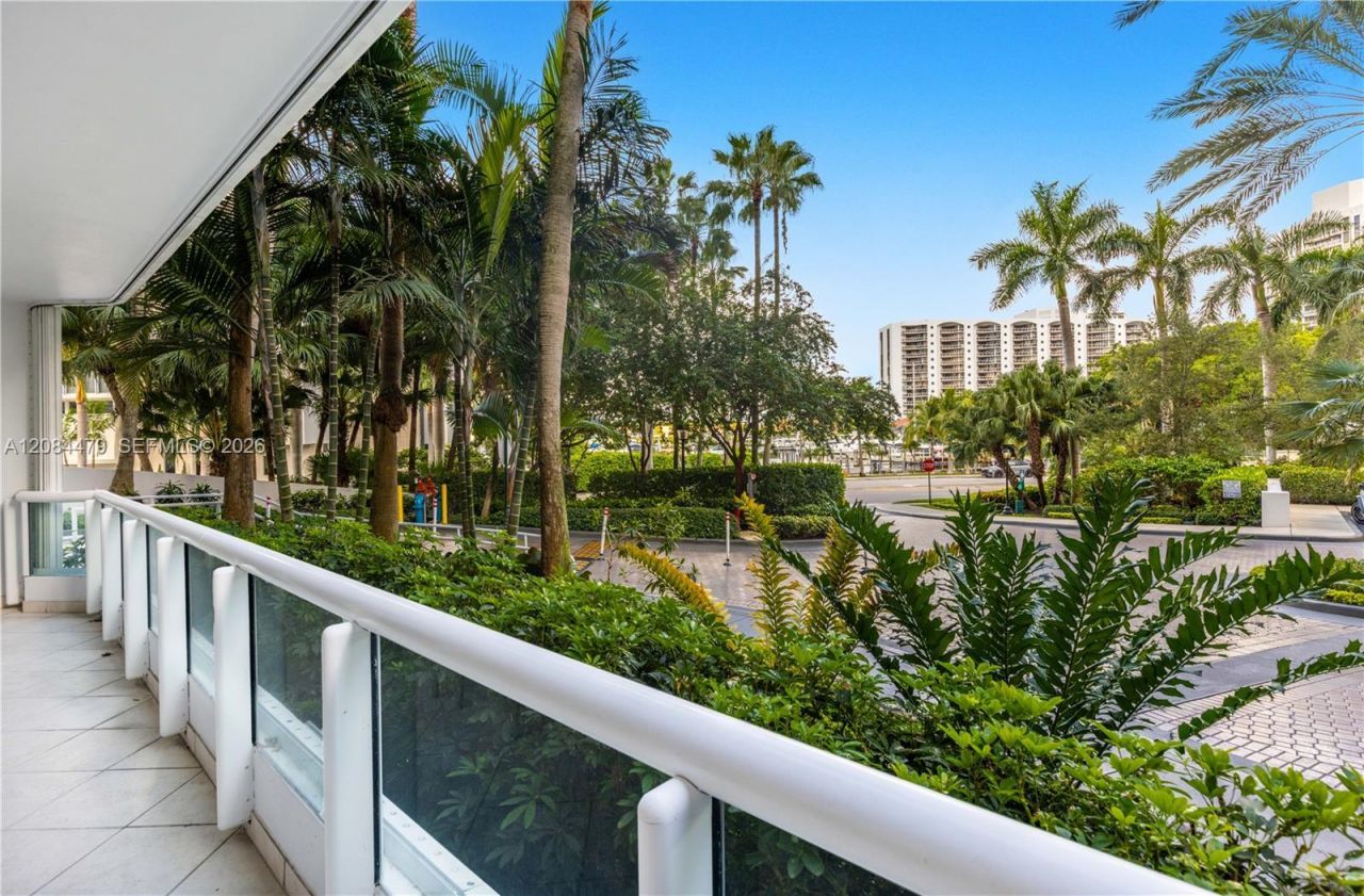 21055 Yacht Club Dr , Unit 207, Aventura, FL 33180 Photo