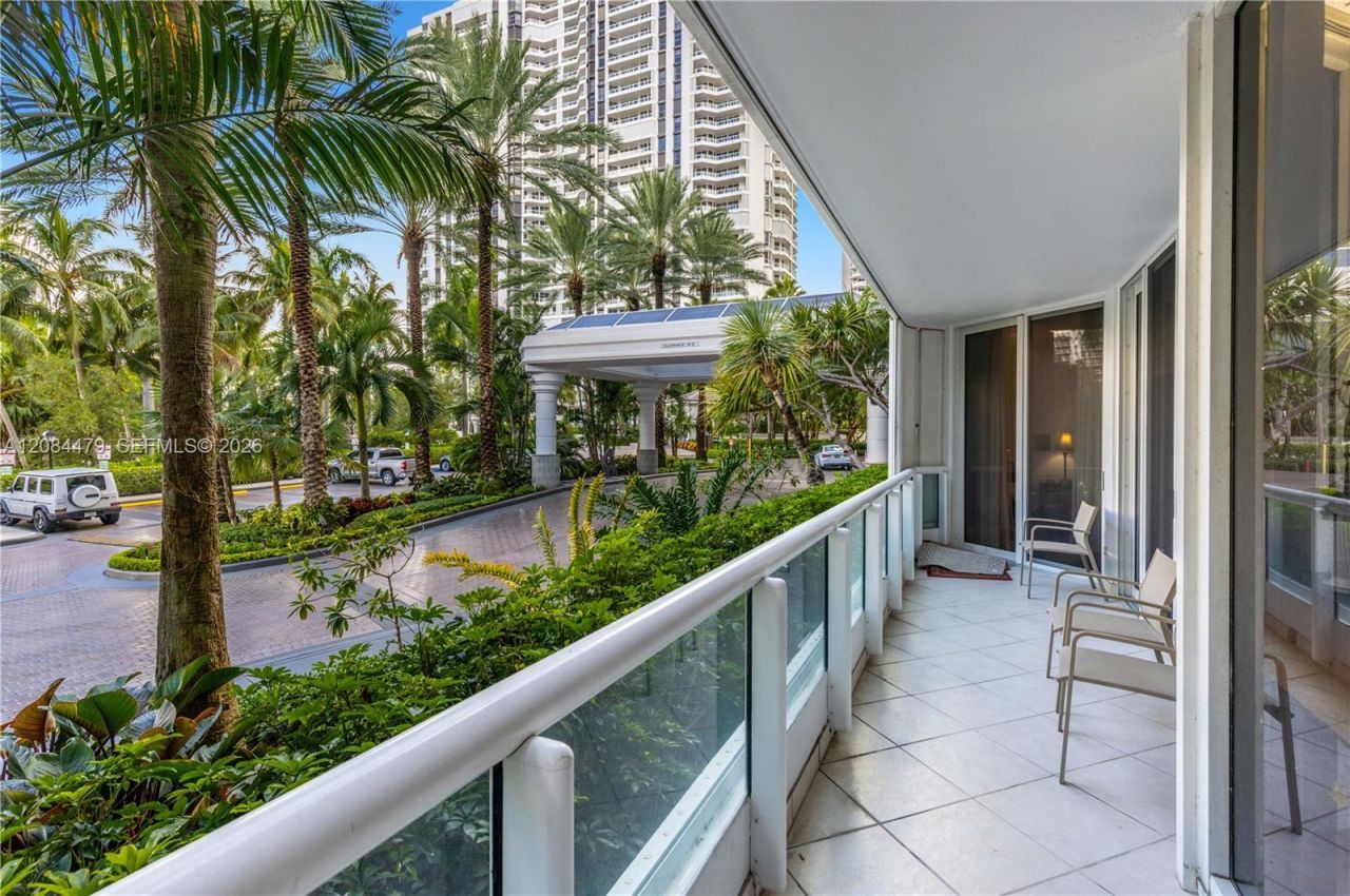 21055 Yacht Club Dr , Unit 207, Aventura, FL 33180 Photo