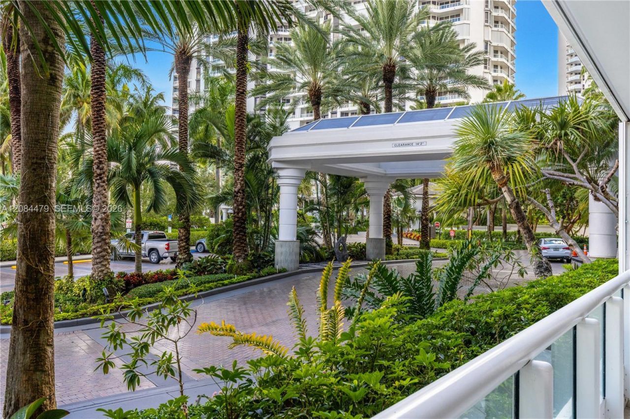 21055 Yacht Club Dr , Unit 207, Aventura, FL 33180 Photo