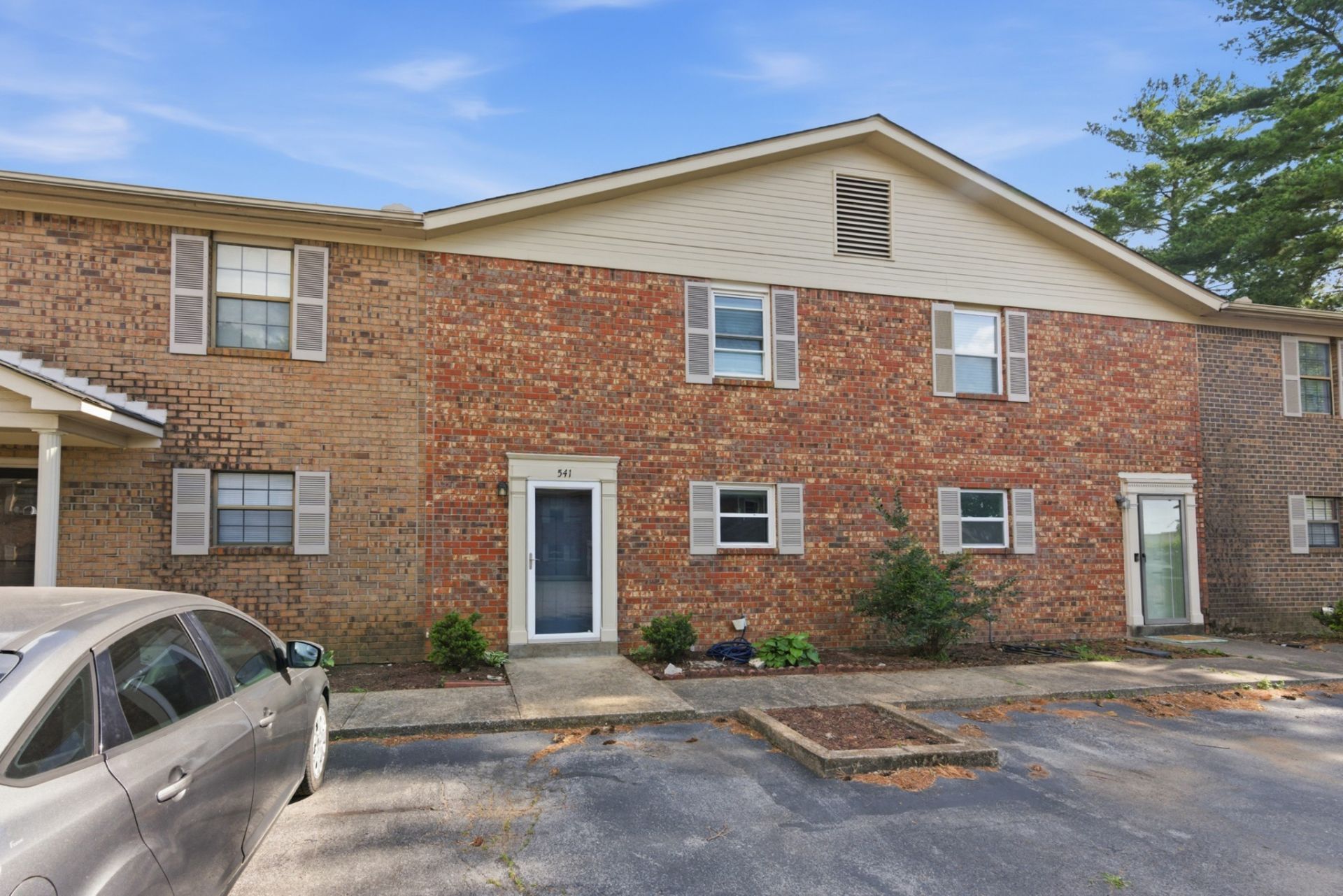541 River Rock Blvd, Murfreesboro, TN 37128 Main Photo