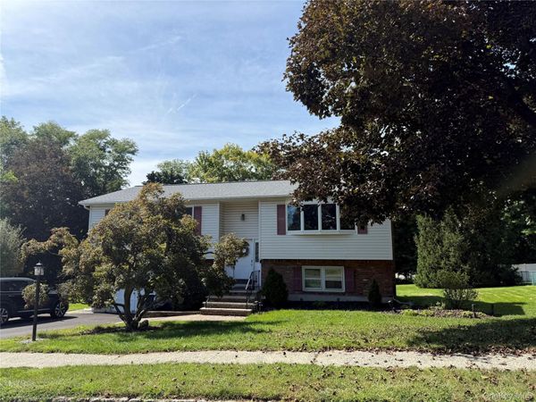 96 Lake Nanuet, Nanuet, NY 10954
