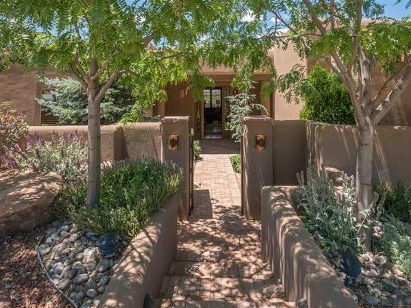 111 Avenida Frijoles , Santa Fe, NM 87507