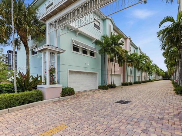 479 NE 1st St, Pompano Beach, FL 33060
