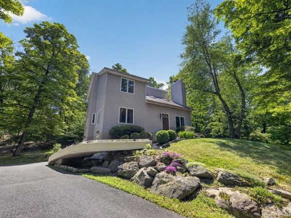 305 Oak Lane , Newburgh, NY 12550