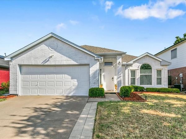 9061 Blue Ridge Trail , Fort Worth, TX 76118