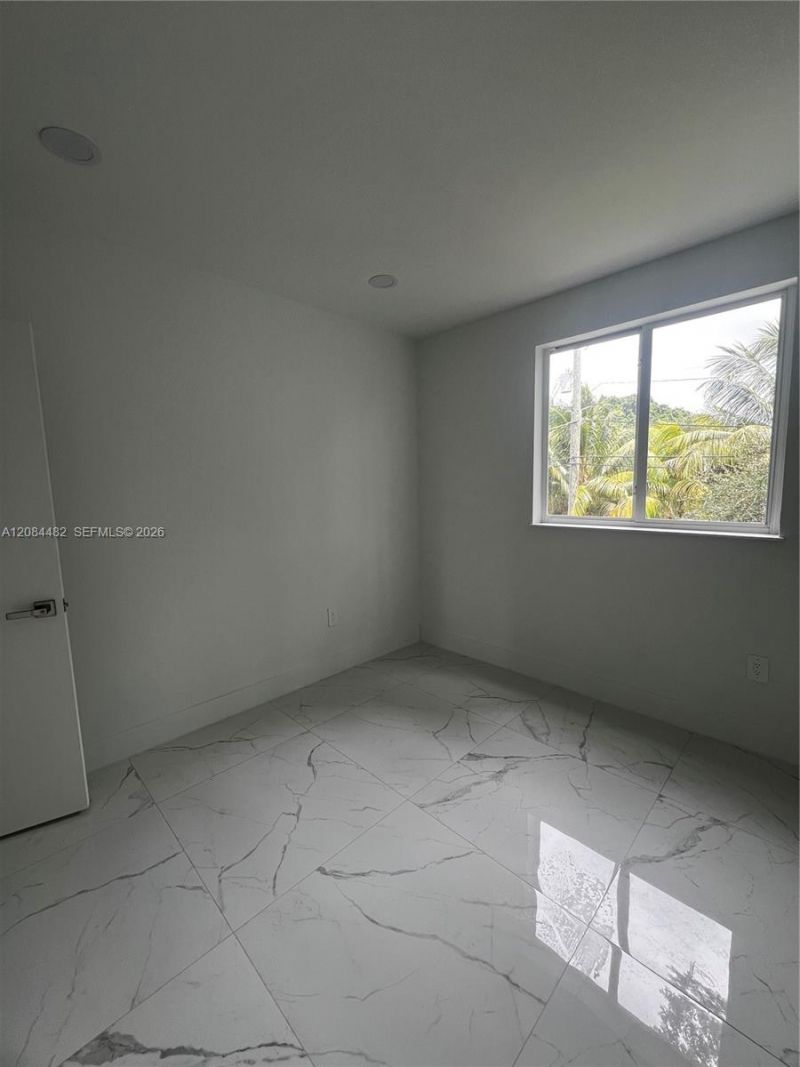 2100 NW 102nd St, Unit 2, Miami, FL 33147 Photo