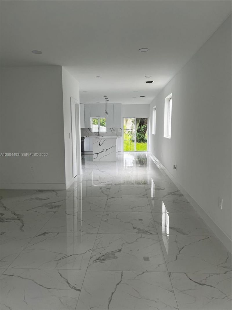 2100 NW 102nd St, Unit 2, Miami, FL 33147 Photo