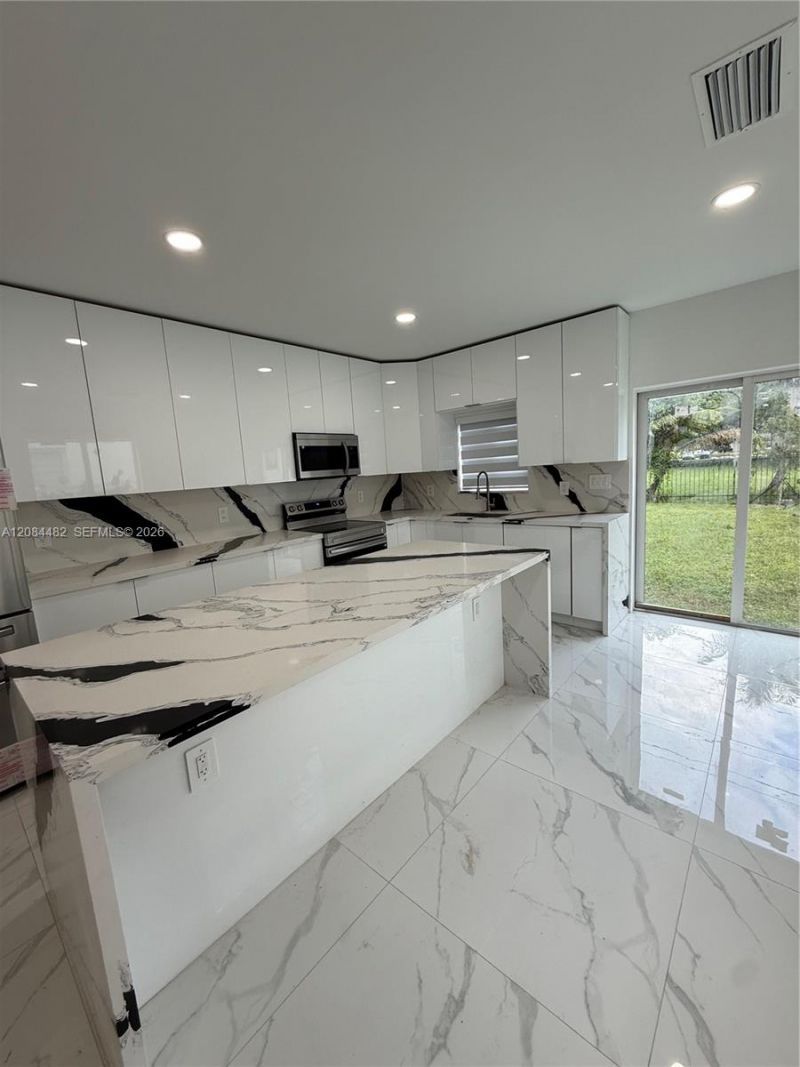 2100 NW 102nd St, Unit 2, Miami, FL 33147 Photo
