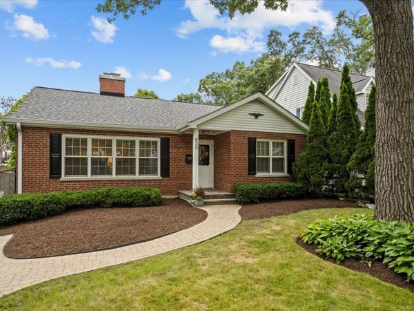 635 Northmoor Road , Lake Forest, IL 60045