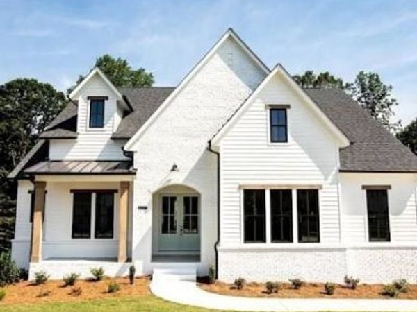 8480 Creekside Overlook Drive, Gainesville, GA 30506