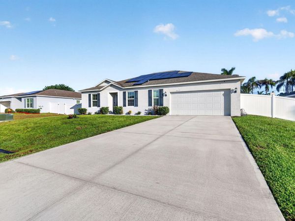 2615 SW HAREM Circle, Port St. Lucie, FL 34953