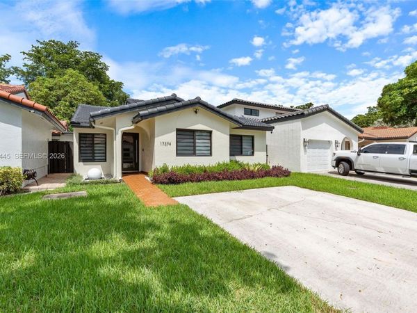 17374 NW 66th Pl , Hialeah, FL 33015