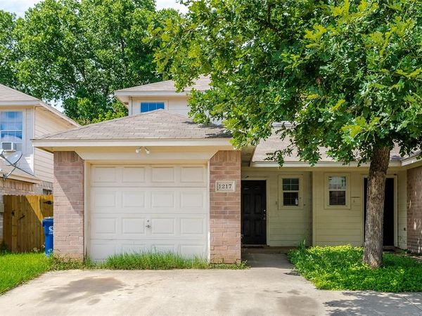 1217 Village Garden Drive, Azle, TX 76020