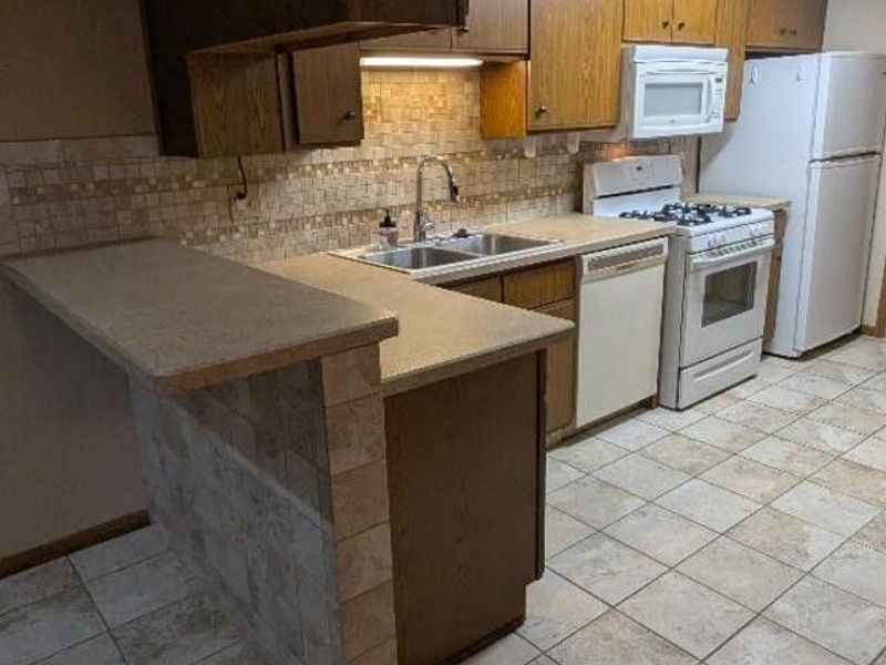 50 Stratford Green Drive, Unit 4, Canfield, OH 44406 Photo 6