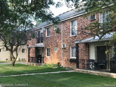2350 W 14 MILE Road , Unit 2, Royal Oak, Mi 48073