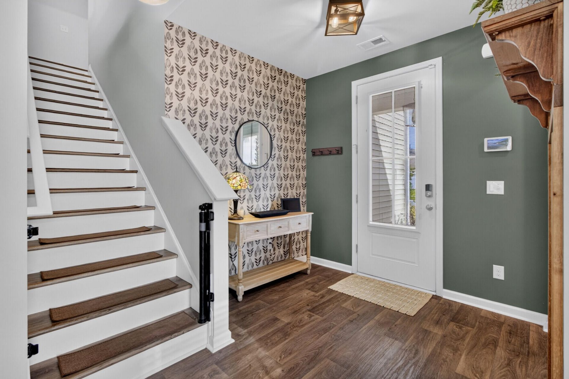 384 Bering Lane Photo 4