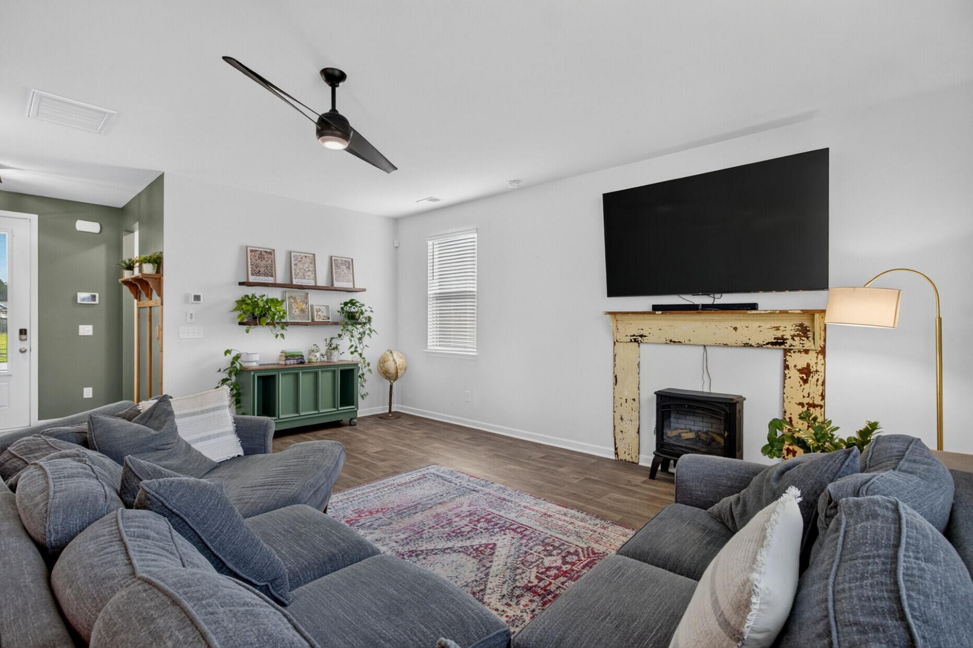 384 Bering Lane Photo 8