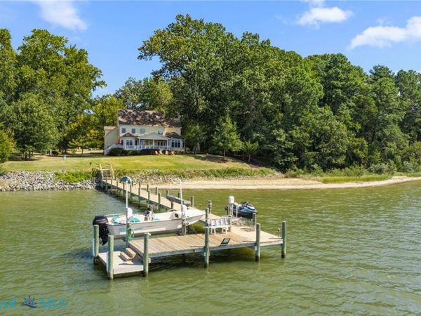 1226 Indiantown Road , Weems, VA 22576