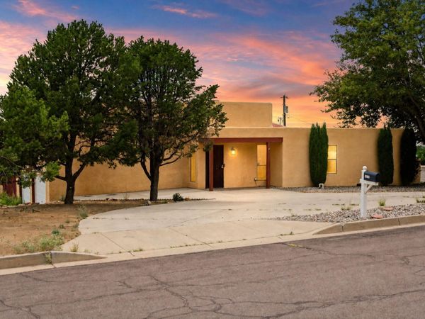14326 Oakwood Place NE, Albuquerque, NM 87123