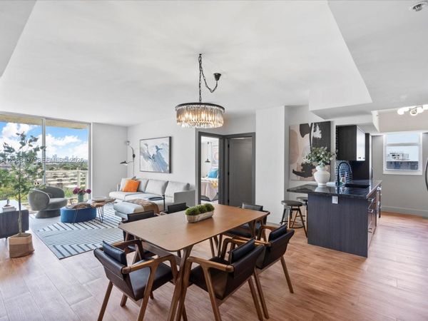 5077 NW 7th St , Unit 1117, Miami, FL 33126