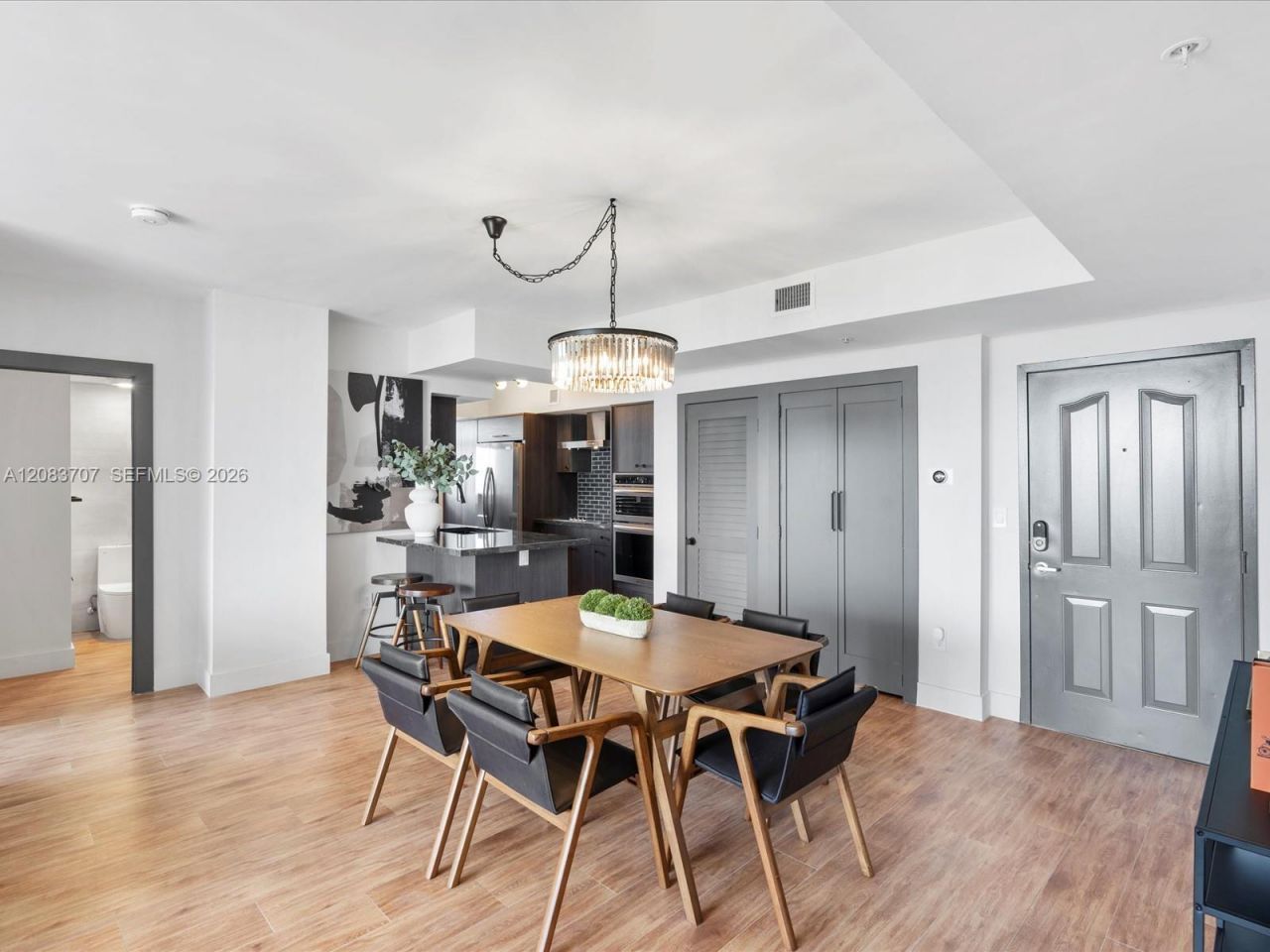 5077 NW 7th St, Unit 1117, Miami, FL 33126 Photo