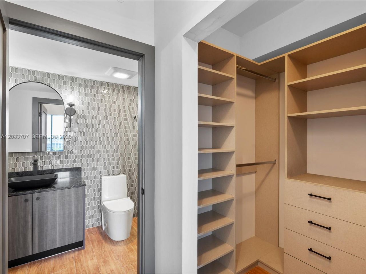 5077 NW 7th St, Unit 1117, Miami, FL 33126 Photo