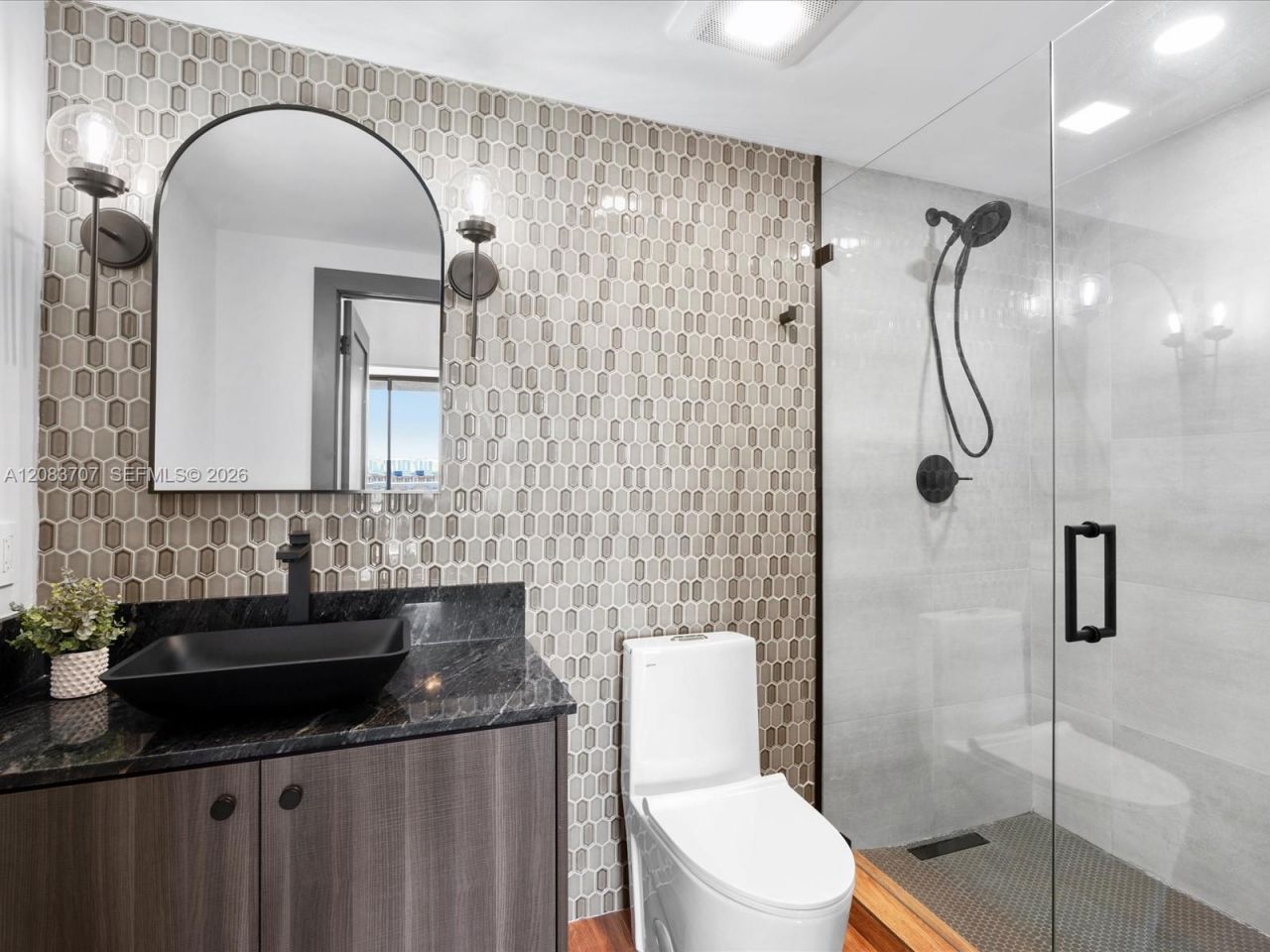 5077 NW 7th St, Unit 1117, Miami, FL 33126 Photo