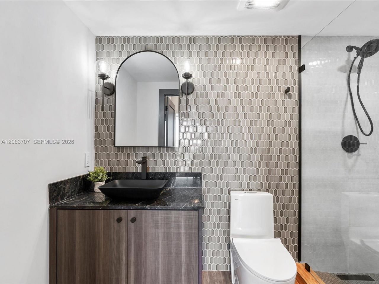 5077 NW 7th St, Unit 1117, Miami, FL 33126 Photo