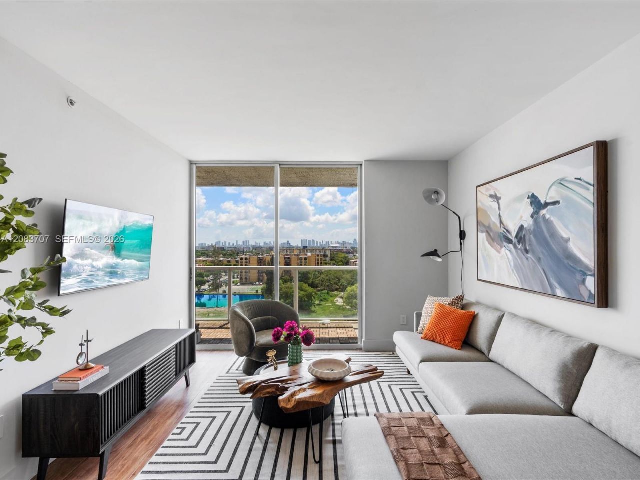 5077 NW 7th St, Unit 1117, Miami, FL 33126 Photo