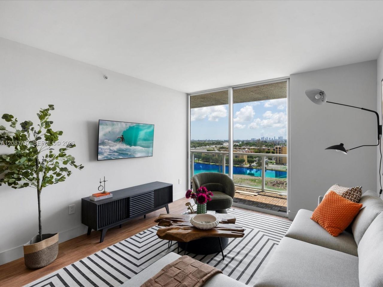 5077 NW 7th St, Unit 1117, Miami, FL 33126 Photo