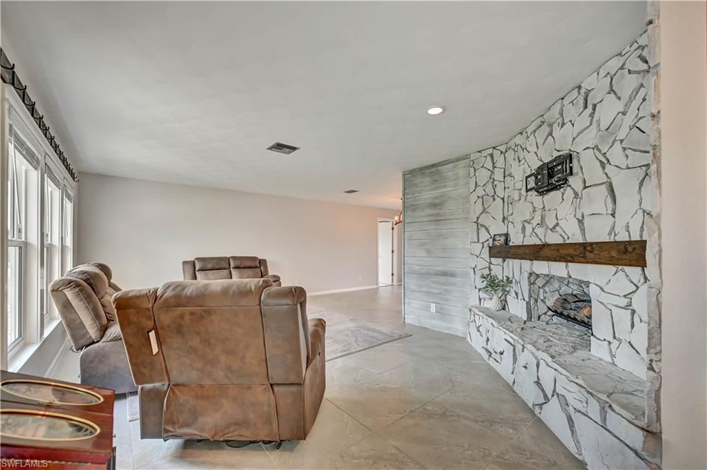 1482 N Larkwood Sq, Fort Myers, FL 33919 Photo