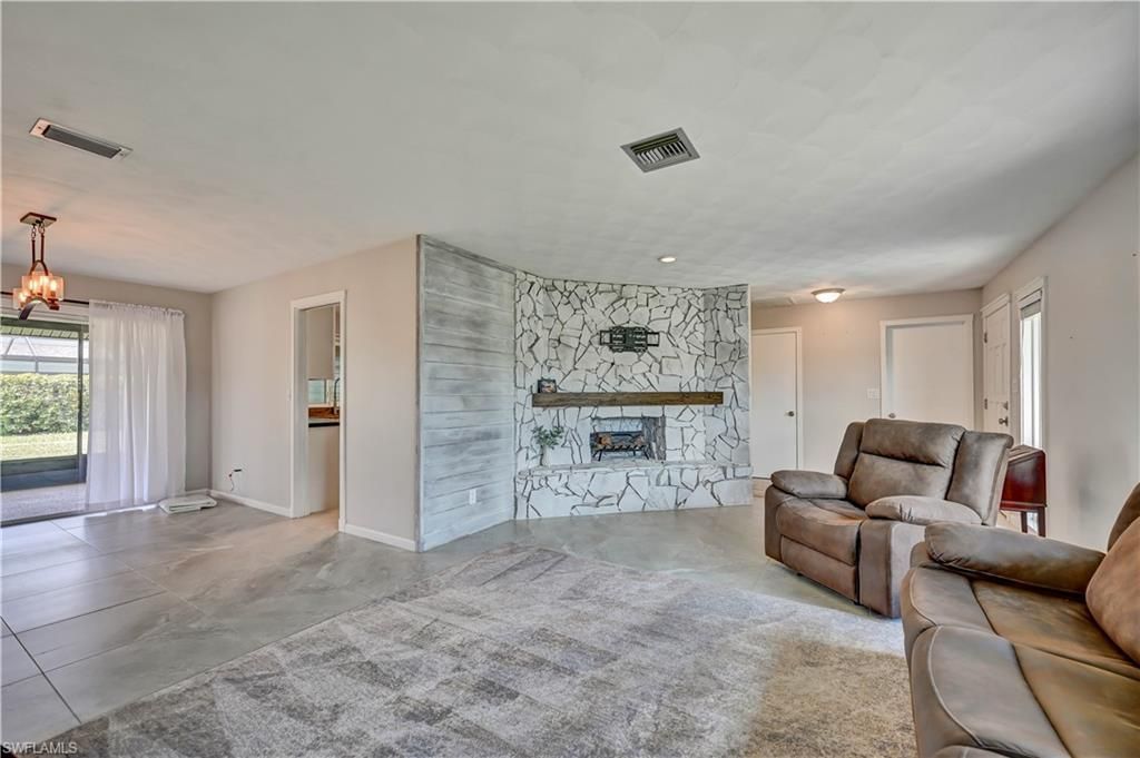 1482 N Larkwood Sq, Fort Myers, FL 33919 Photo